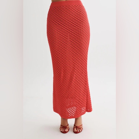 MESHKI GIULIANA KNIT MAXI SKIRT IN POMEGRANATE SIZE SMALL - Picture 4 of 13